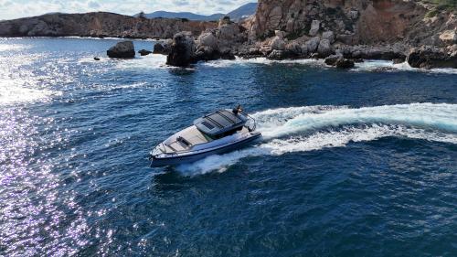 Axopar 37 Cross Cabin - rerserviert