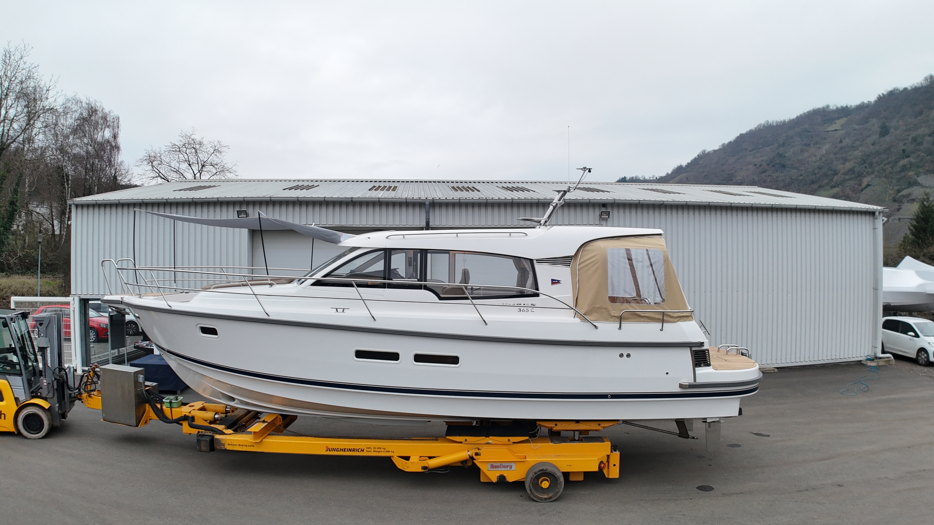 Nimbus 365 Coupé