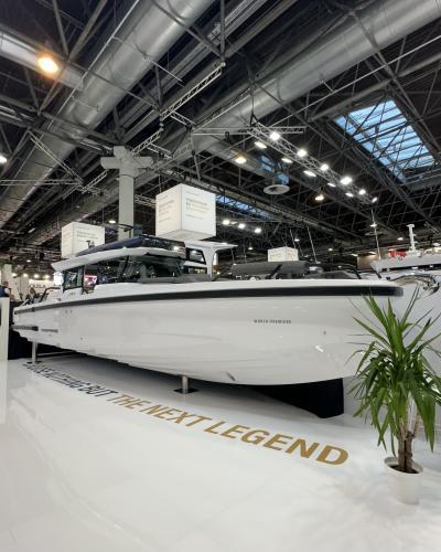Axopar 38 Cross Cabin