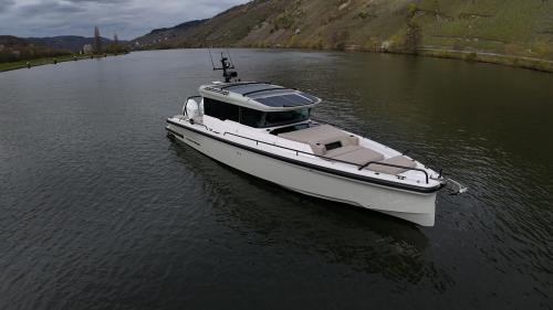 Axopar 37 Cross Cabin - reserviert