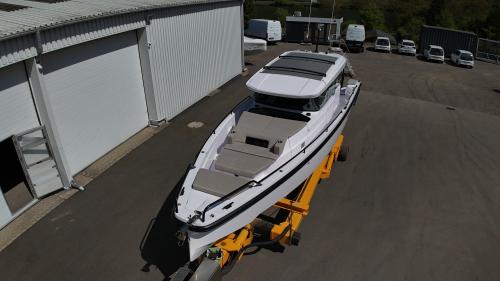 Axopar 37 Cross Cabin