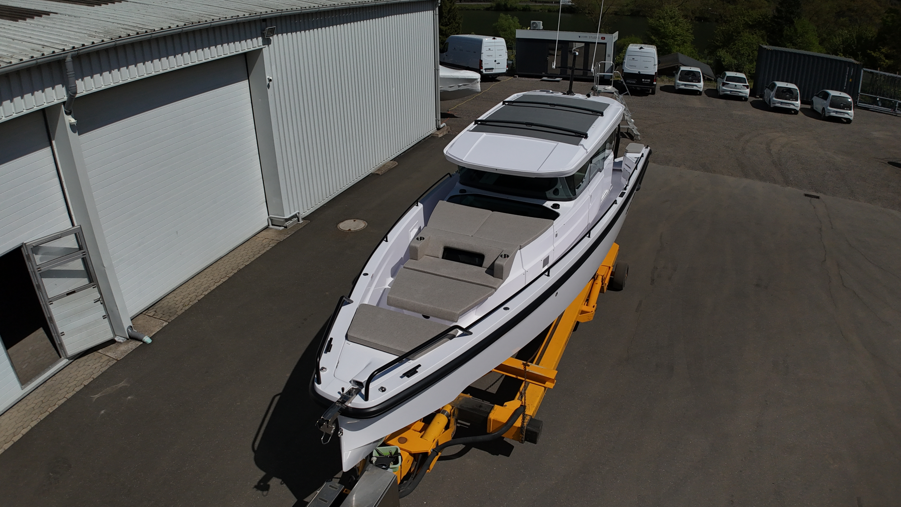 Axopar 37 Cross Cabin
