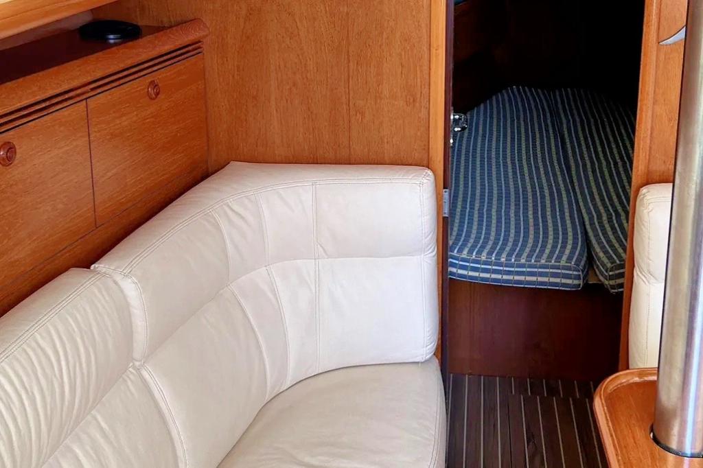 Sun Odyssey 35 - Image 3