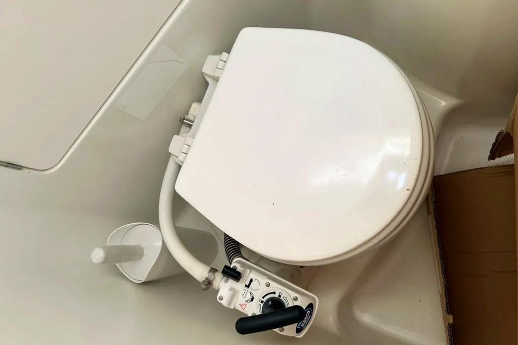 Sun Odyssey 35 - Image 8