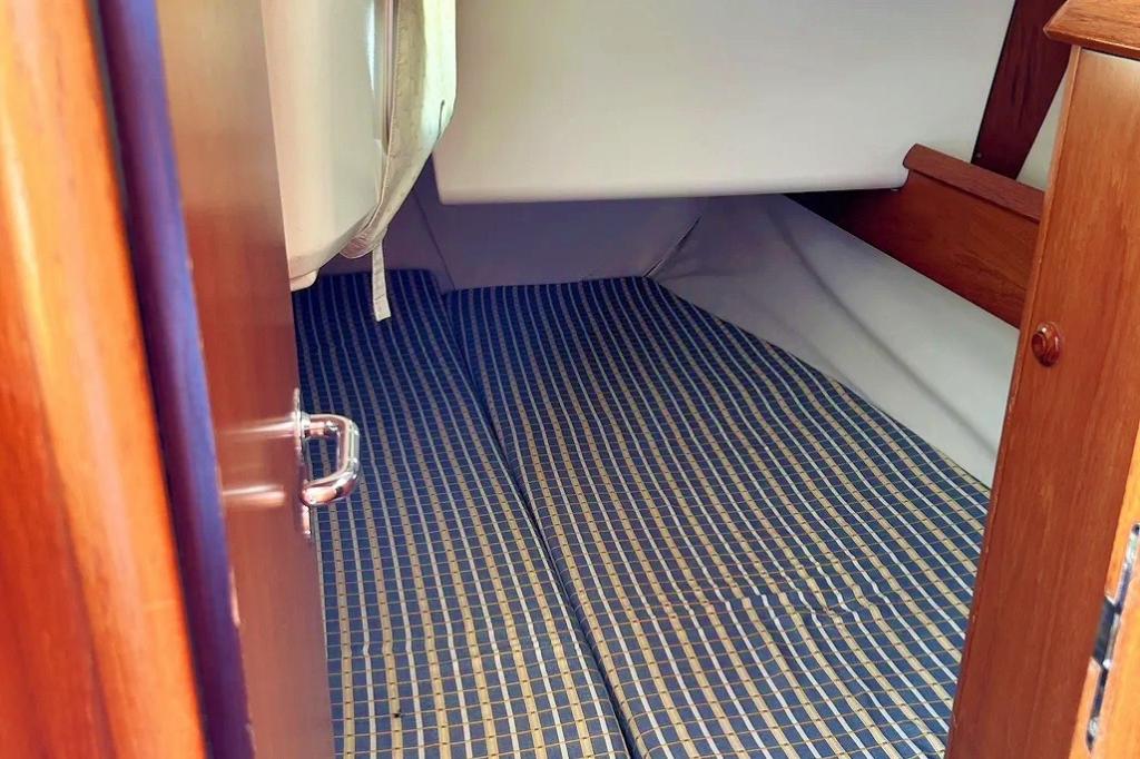 Sun Odyssey 35 - Image 21