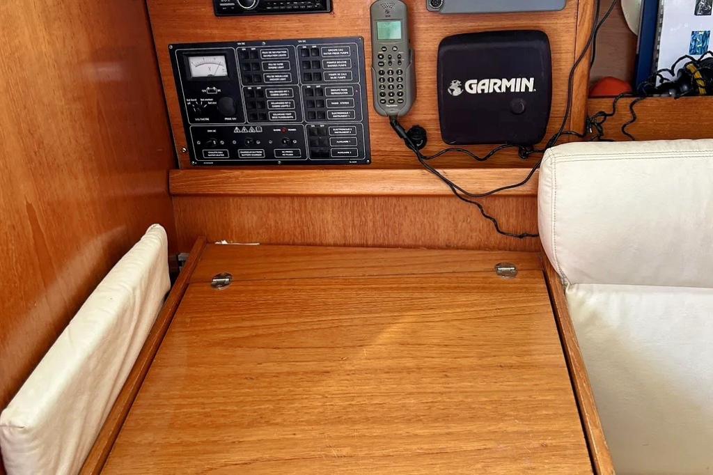 Sun Odyssey 35 - Image 25