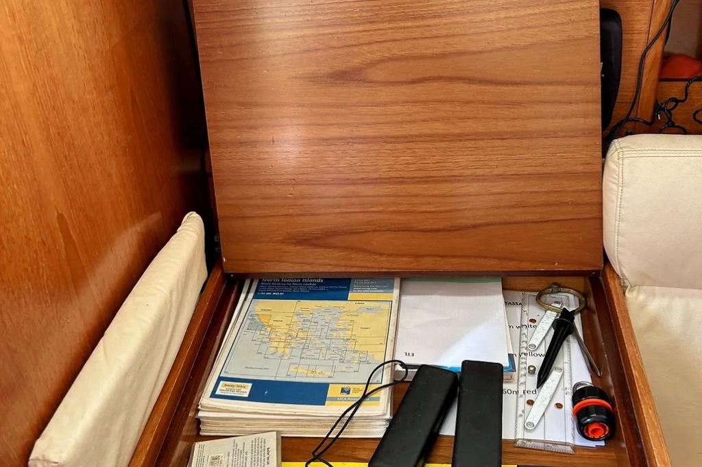 Sun Odyssey 35 - Image 28