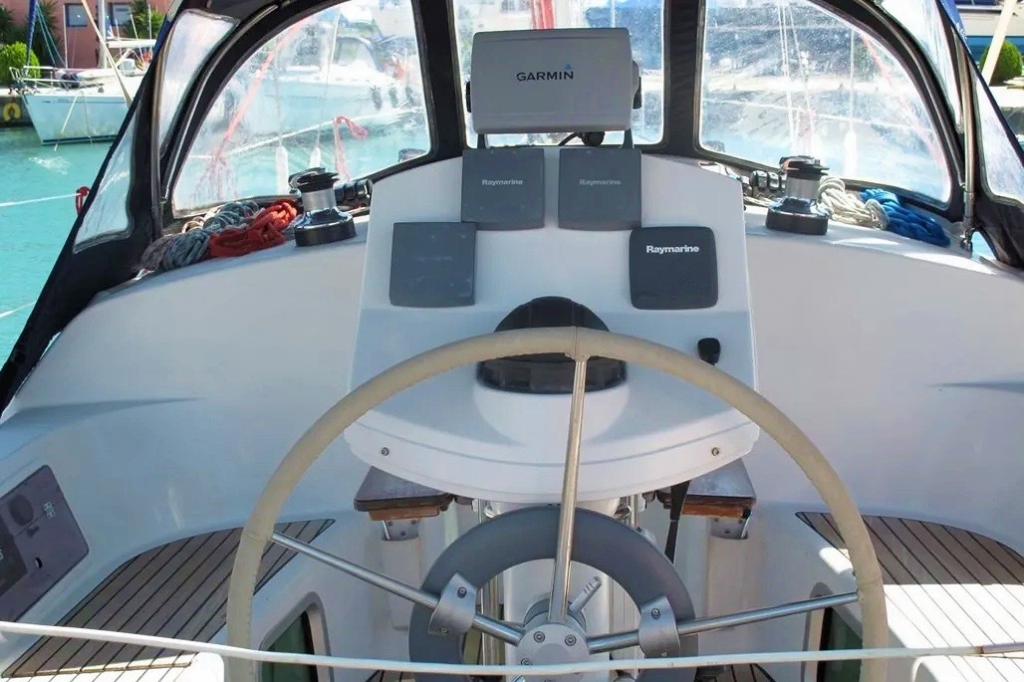 Sun Odyssey 35 - Image 33