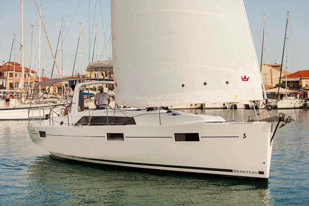 Beneteau Oceanis 41.1 - Image 1