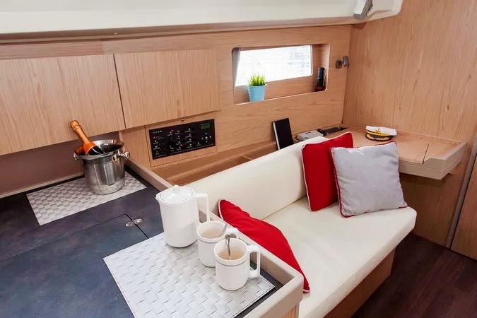 Beneteau Oceanis 41.1 - Image 6