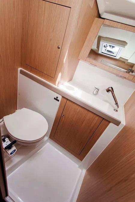 Beneteau Oceanis 41.1 - Image 11