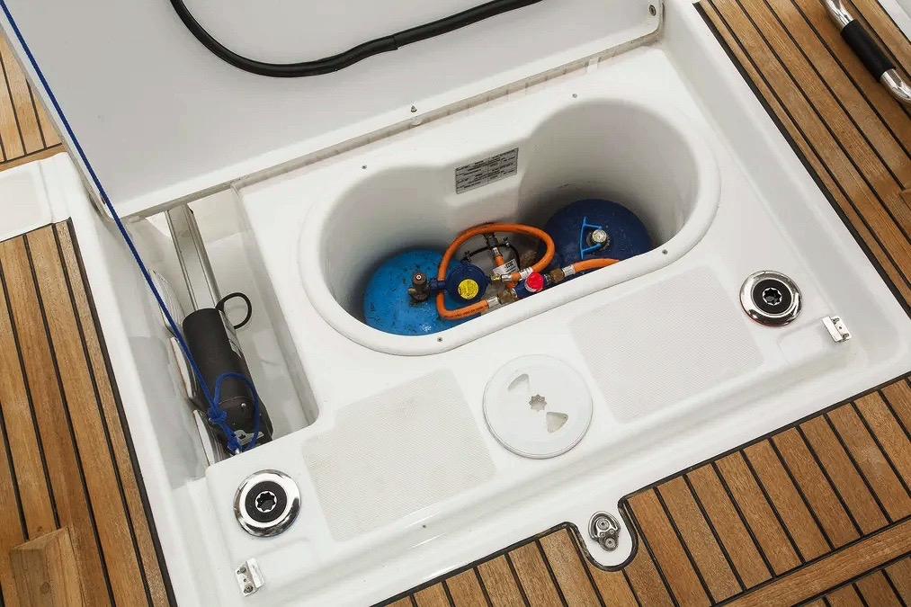 Beneteau Oceanis 41.1 - Image 13