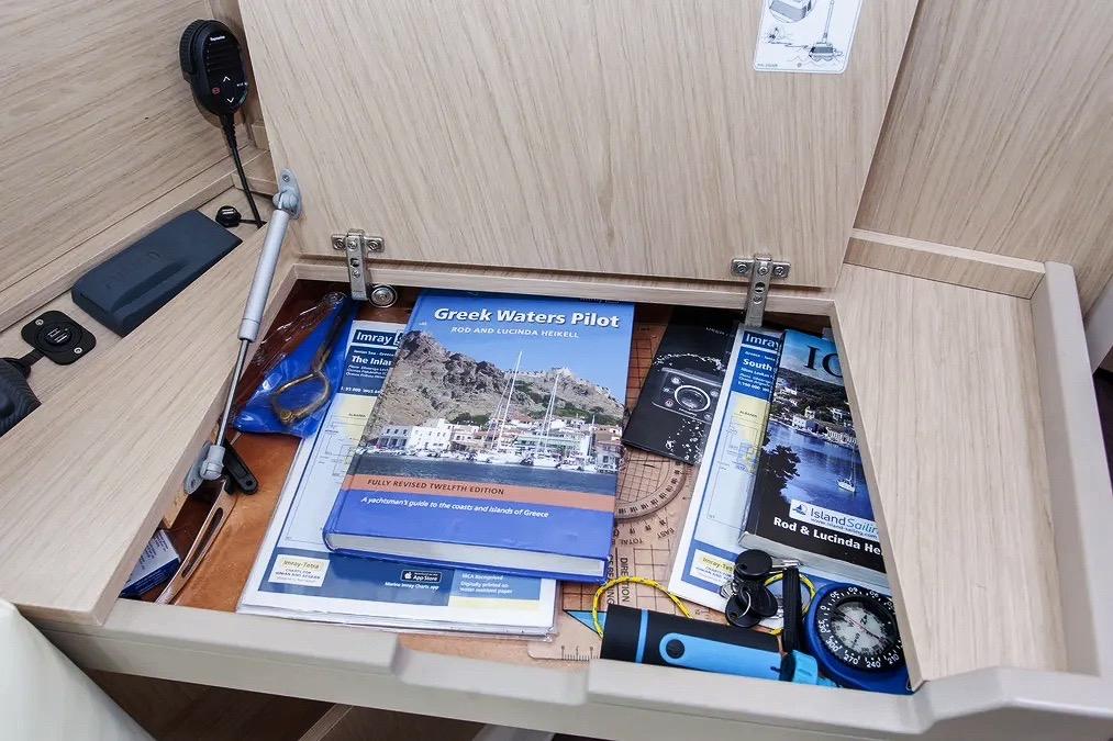 Beneteau Oceanis 41.1 - Image 19