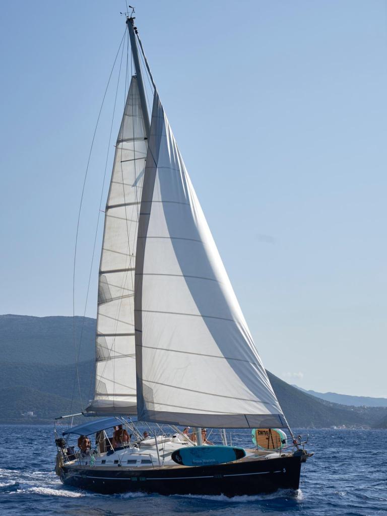 Beneteau Oceanis Clipper 473 - Image 3
