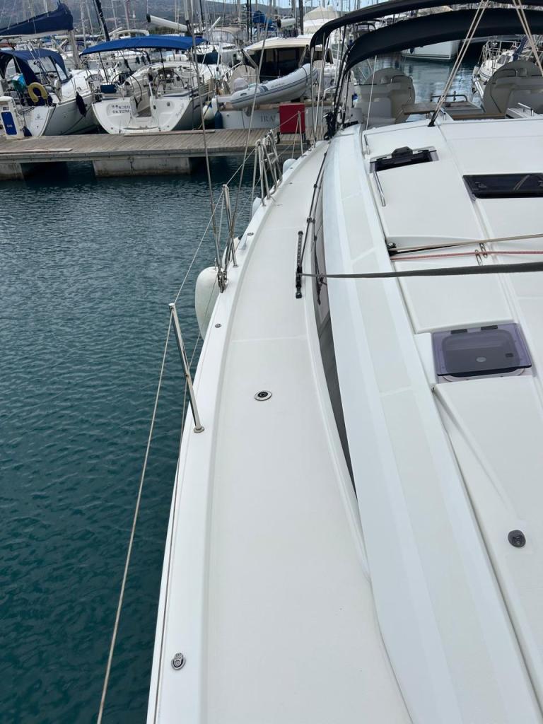 Jeanneau 51 - Image 7