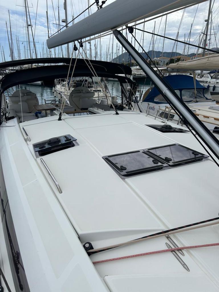 Jeanneau 51 - Image 8