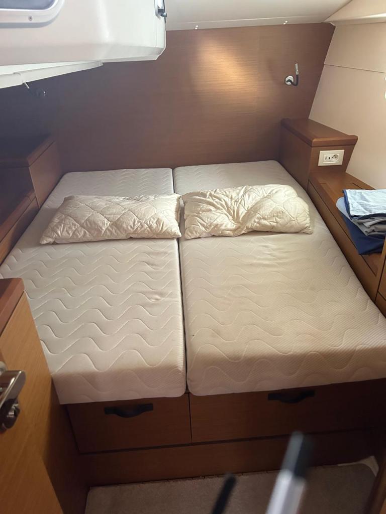 Jeanneau 51 - Image 19