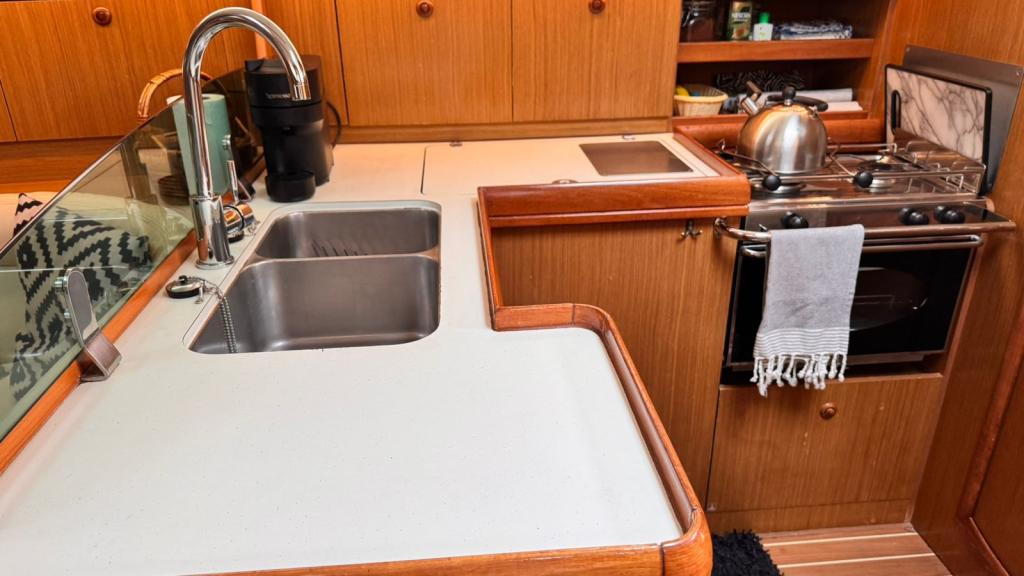 Jeanneau Sun Odyssey 39i - Image 7