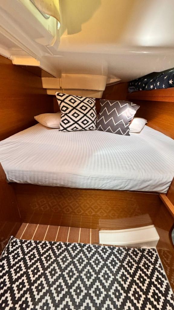 Jeanneau Sun Odyssey 39i - Image 8