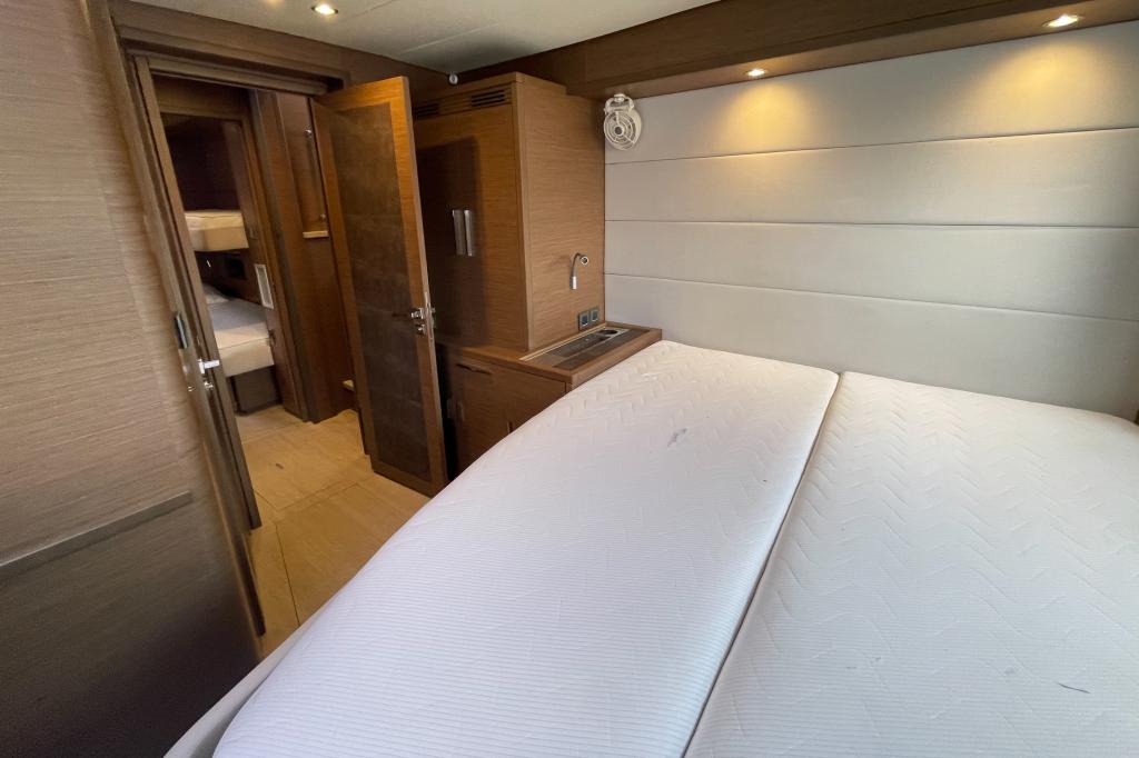 Lagoon 620 - Image 7