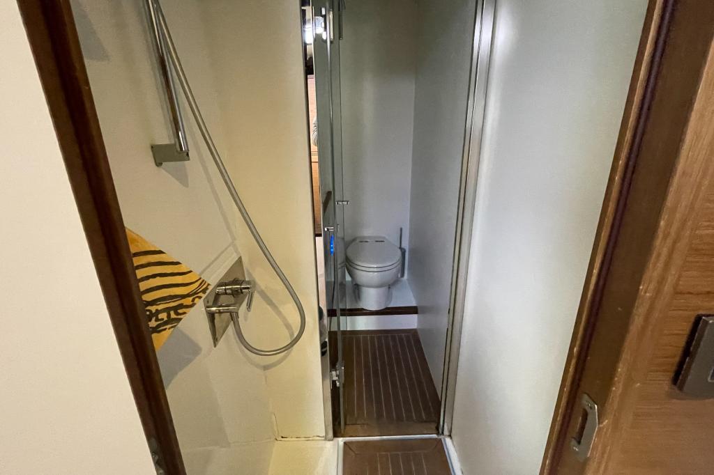 Lagoon 620 - Image 8