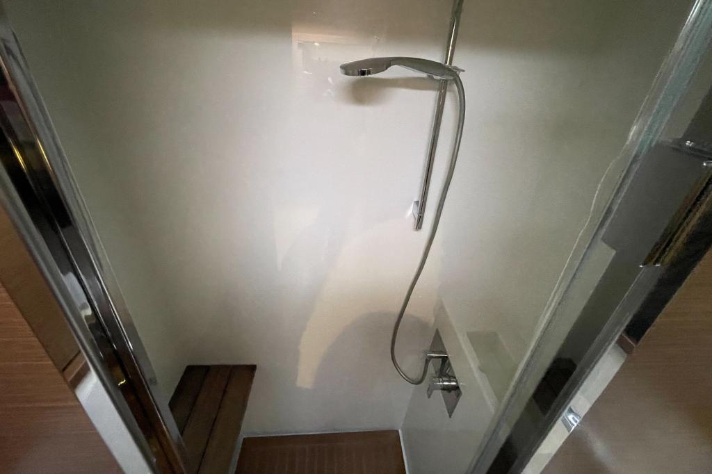 Lagoon 620 - Image 12