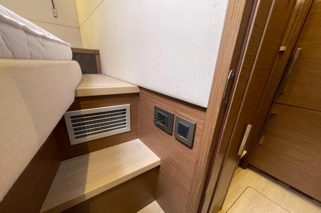 Lagoon 620 - Image 17