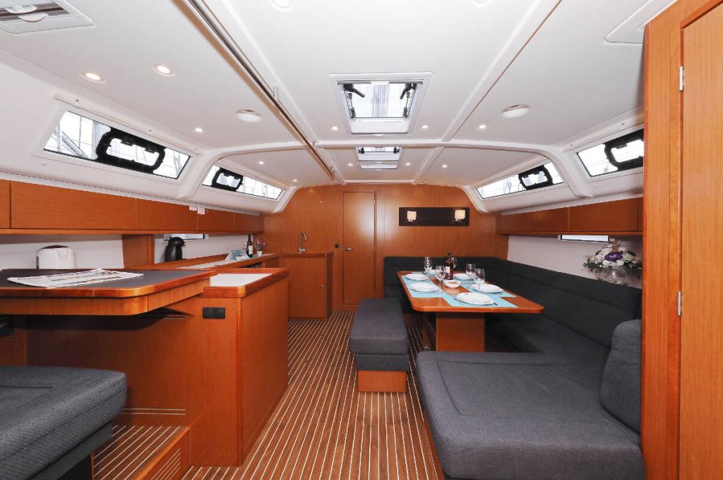 Bavaria Cruiser 51 - Image 13