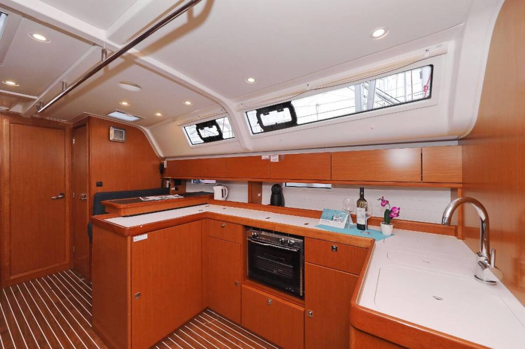 Bavaria Cruiser 51 - Image 18