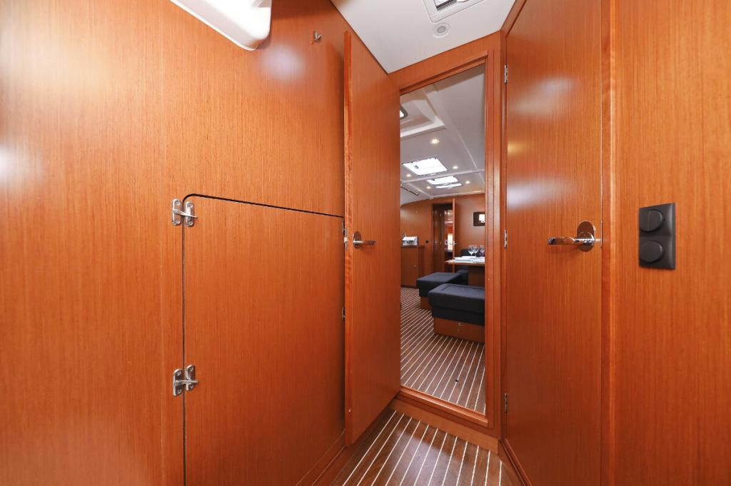 Bavaria Cruiser 51 - Image 24