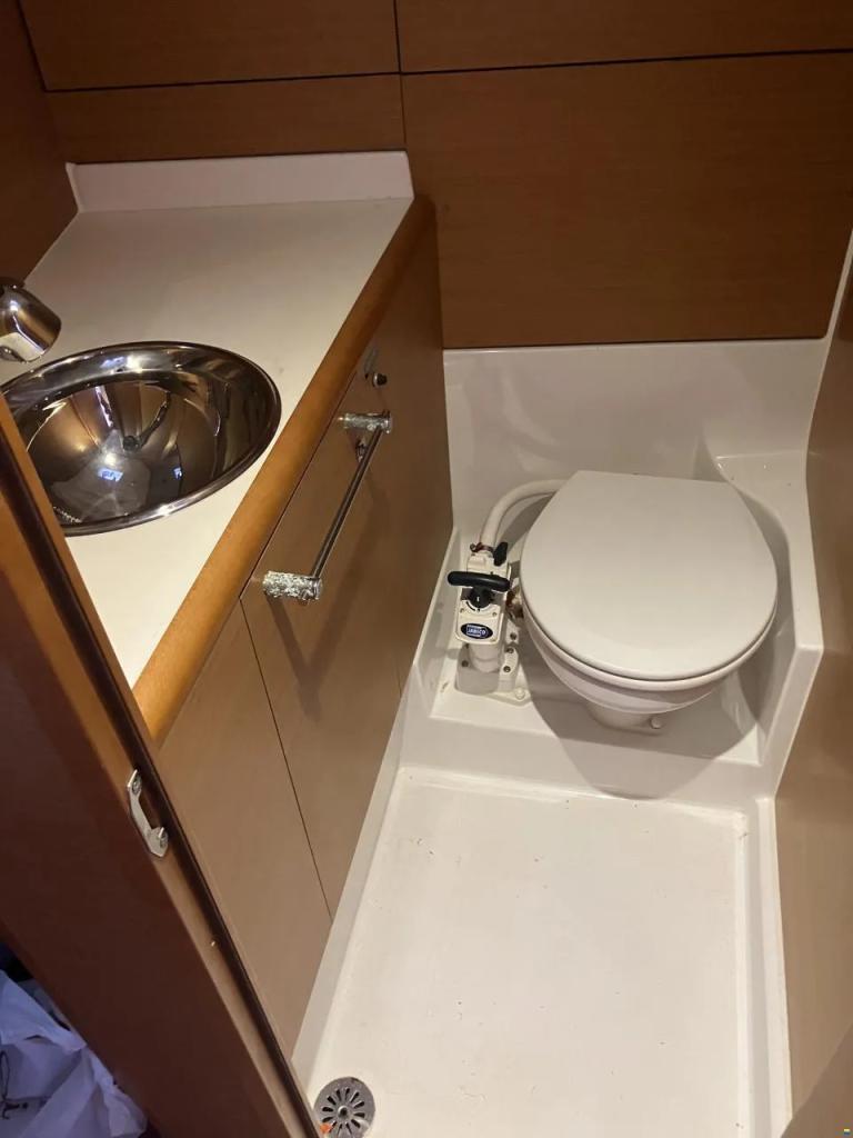 Jeanneau Sun Odyssey 409 - Image 19