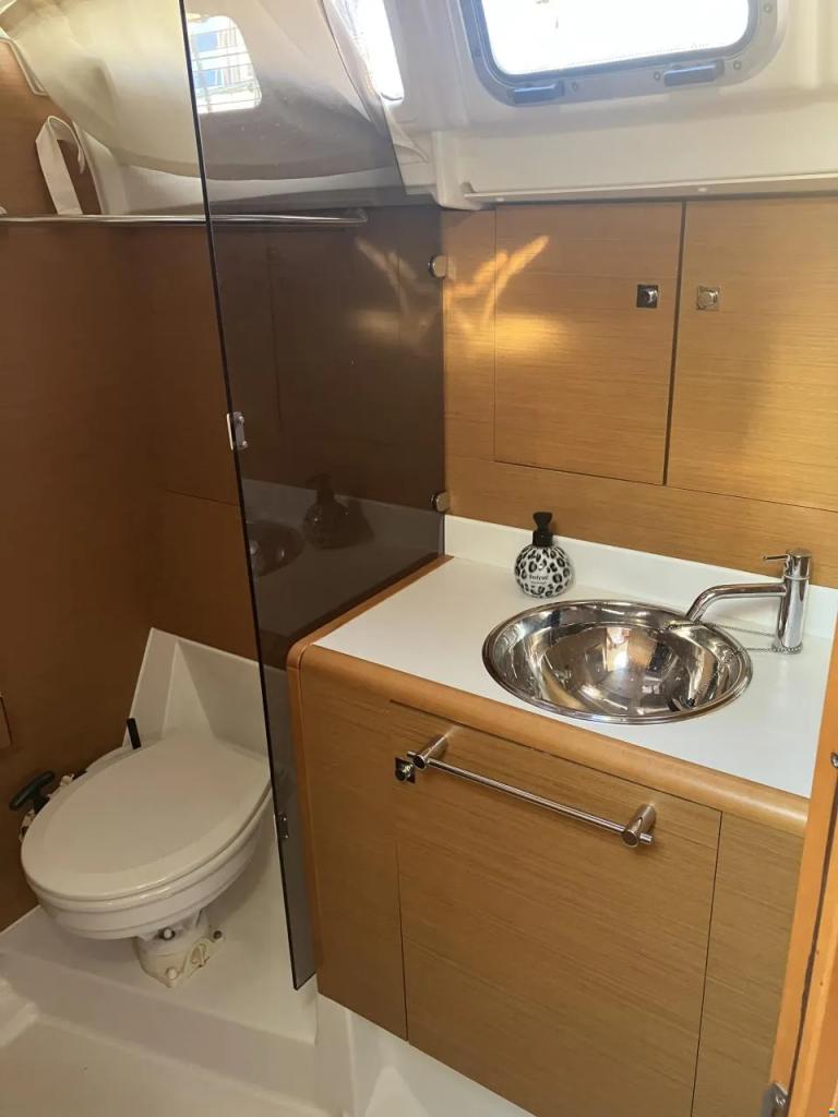 Jeanneau Sun Odyssey 409 - Image 20
