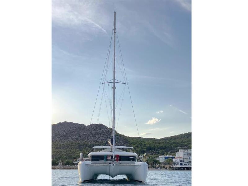 Lagoon 420 - Image 4