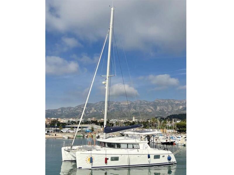 Lagoon 420 - Image 10