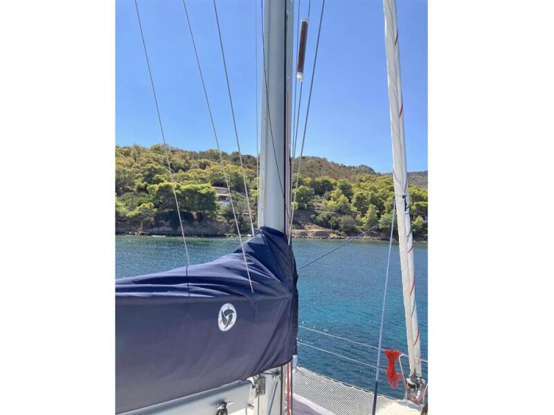 Lagoon 420 - Image 13