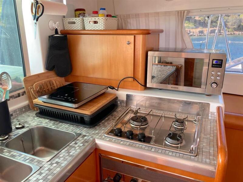 Lagoon 420 - Image 22