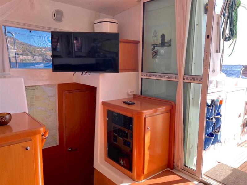 Lagoon 420 - Image 25