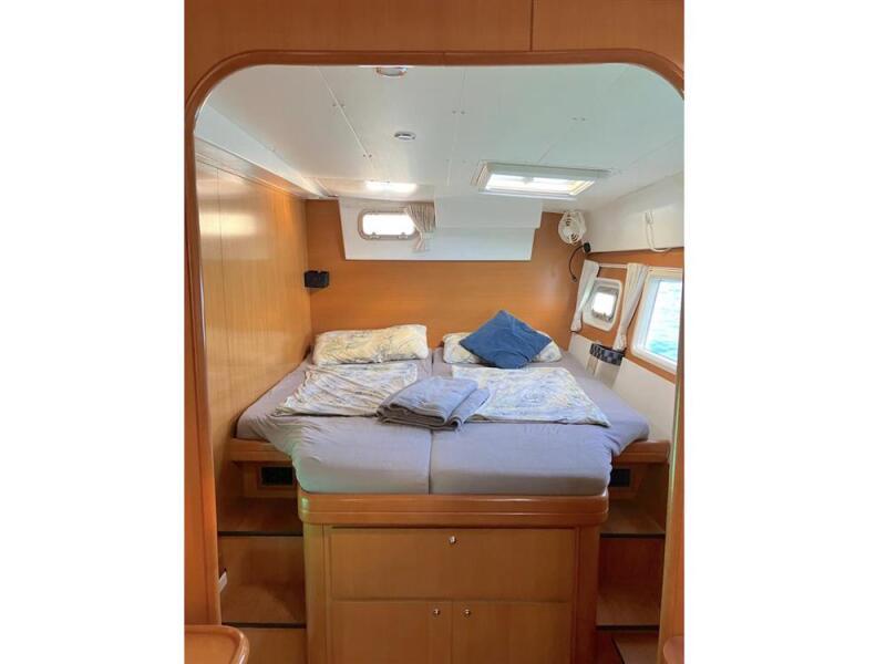 Lagoon 420 - Image 29