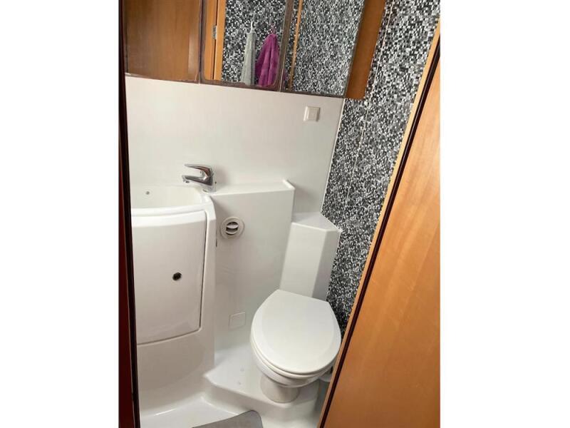 Lagoon 420 - Image 40