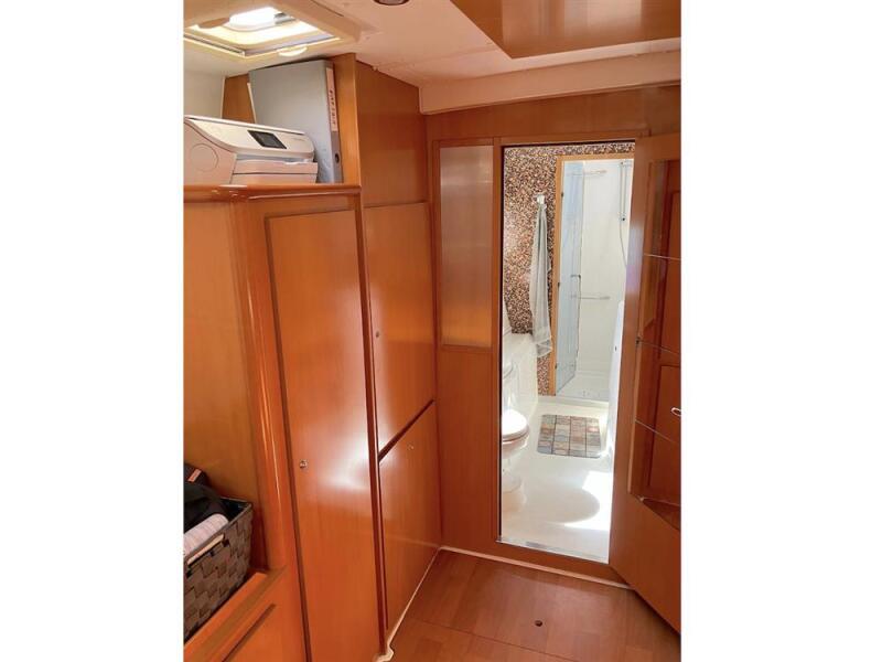 Lagoon 420 - Image 43