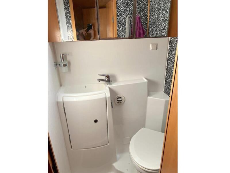 Lagoon 420 - Image 49