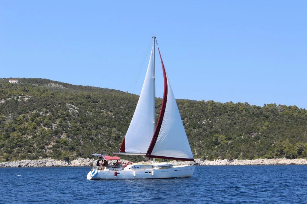 Beneteau Oceanis Clipper 473 - Image 1