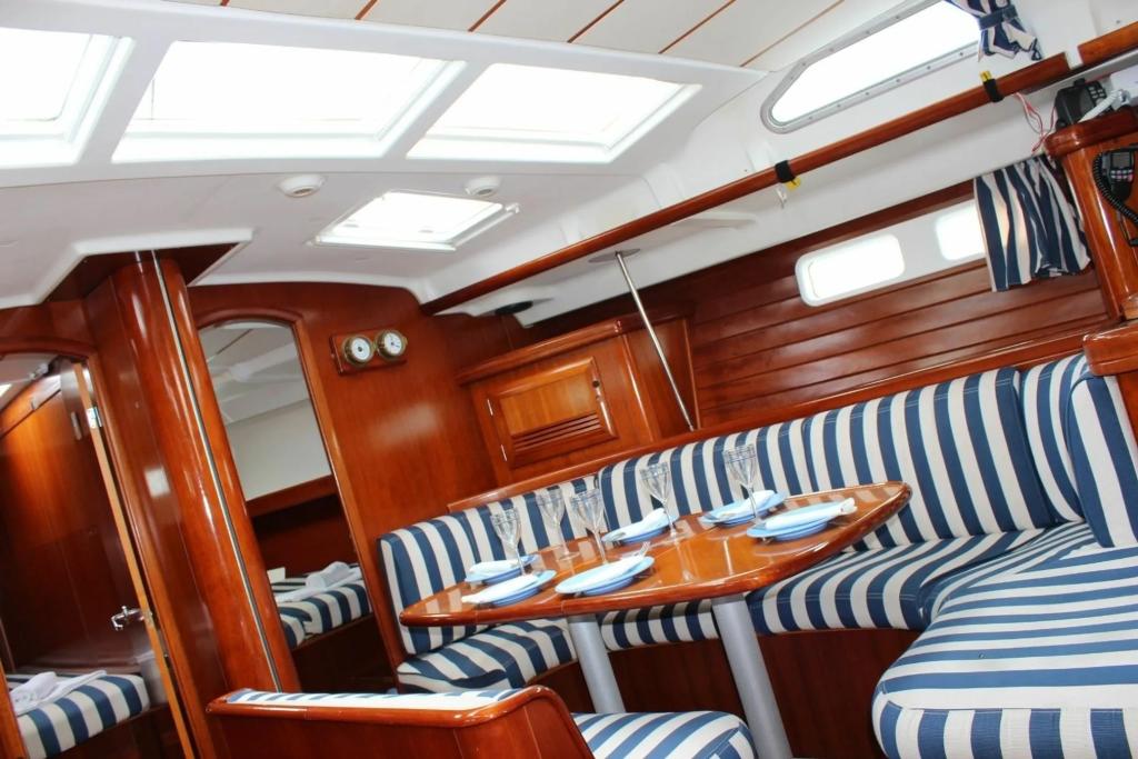 Beneteau Oceanis Clipper 473 - Image 12