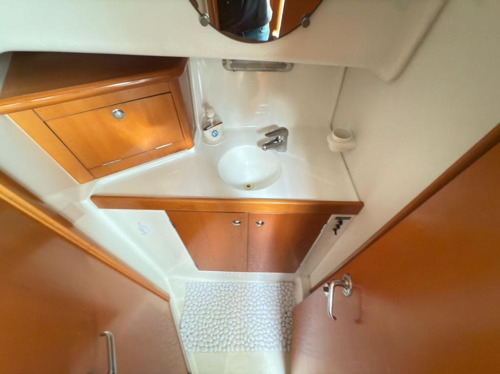 Beneteau Antares 10.80 Anniversary - Image 34