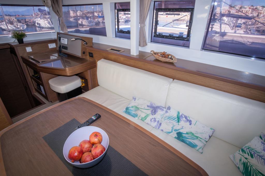 Lagoon 450f - Image 16