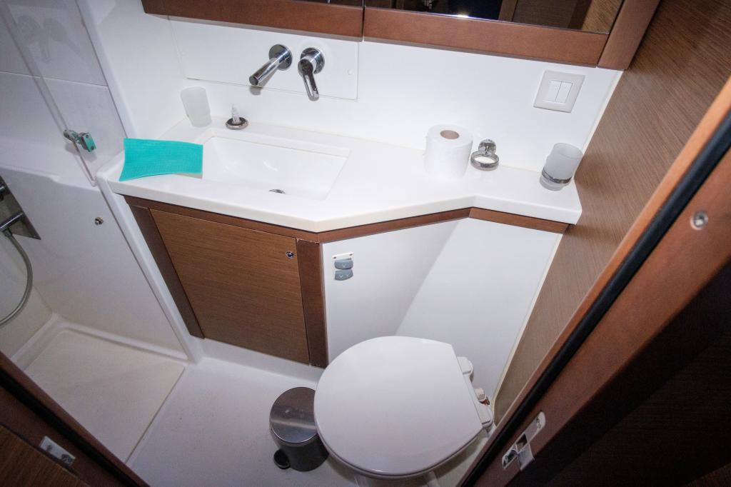 Lagoon 450f - Image 36