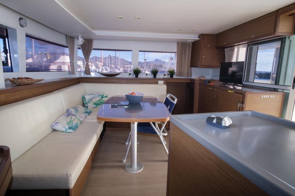 Lagoon 450f - Image 20