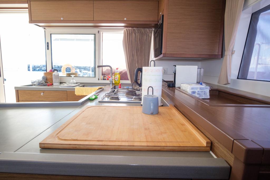 Lagoon 450f - Image 18