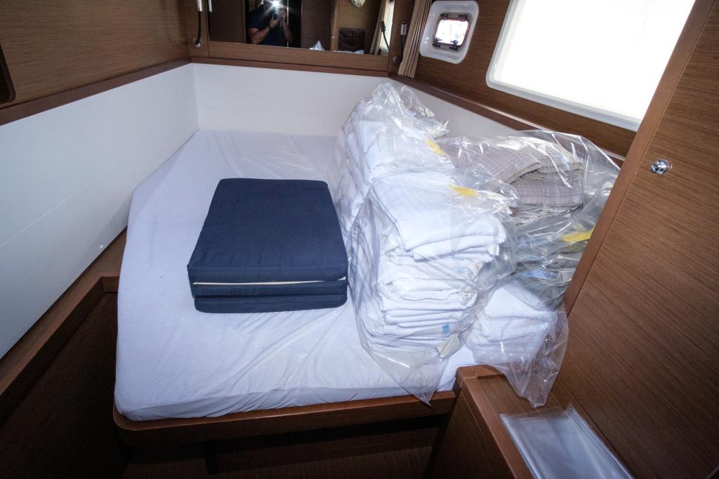 Lagoon 450f - Image 39