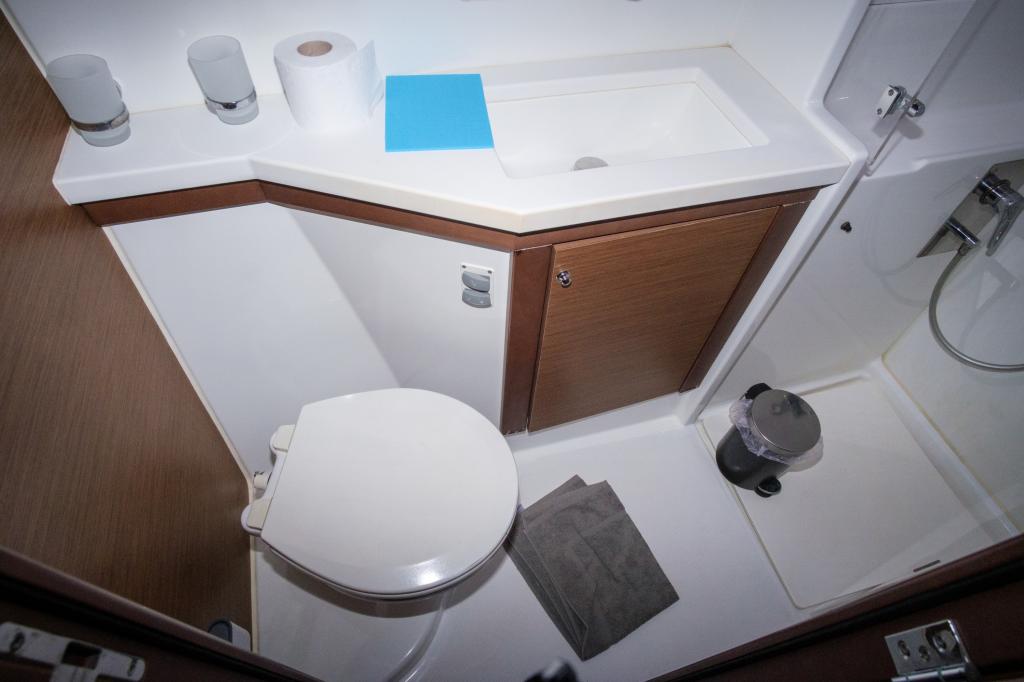 Lagoon 450f - Image 40